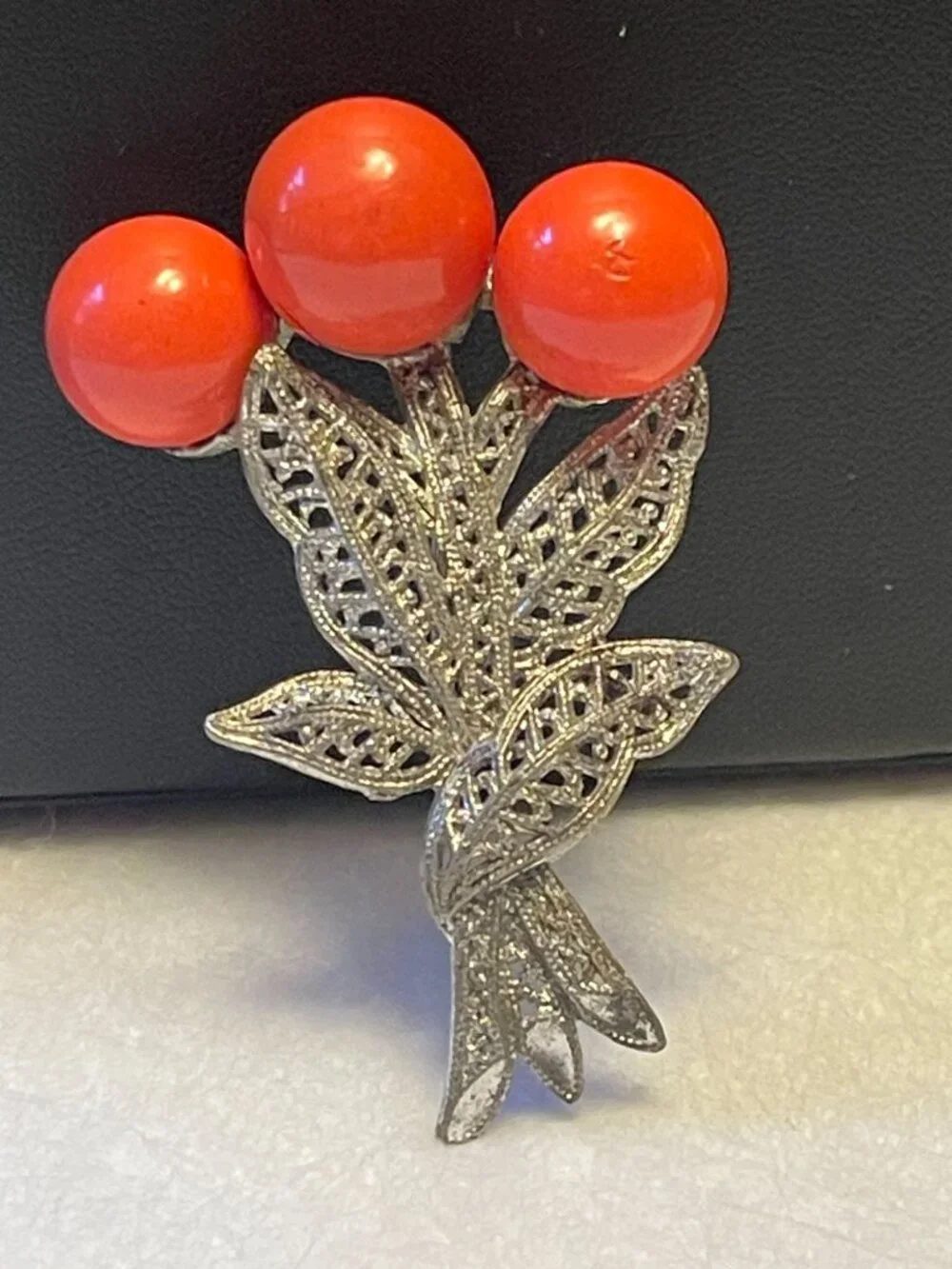 Vtg Pot Metal Floral Brooch With Coral Color Beads In Filigree Bouquet Design